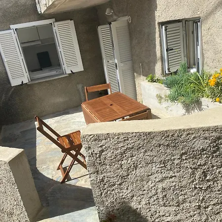Apartment A Macina Brando
